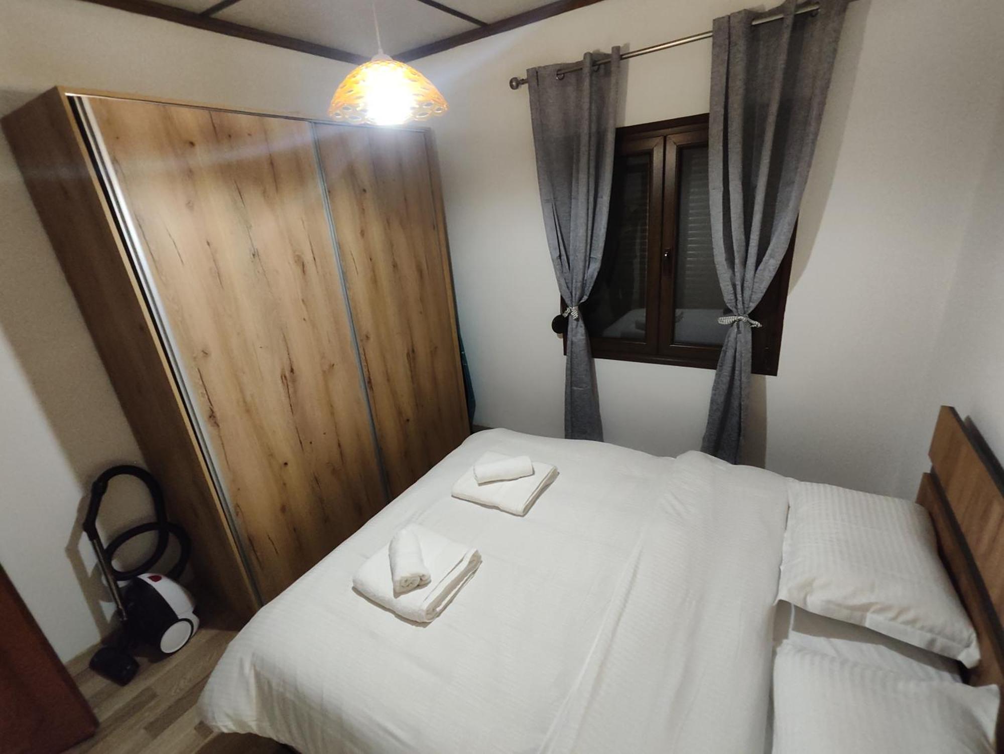 Emily 5 * Chrysoupolis